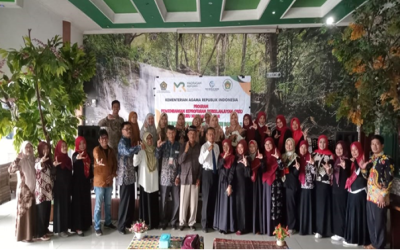 MGMP BAHASA INDONESIA KAB. BANDUNG TUTUP PKB  DENGAN KARYA KOLABORASI