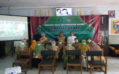 MAN 2 BANDUNG SUKSES MENYELENGGARAKAN ACARA PEMBAGIAN RAPORT DAN KENAIKAN KELAS DARING